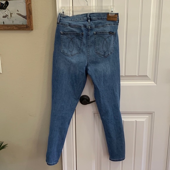 Calvin Klein blue jeans. 31 - Picture 2 of 6